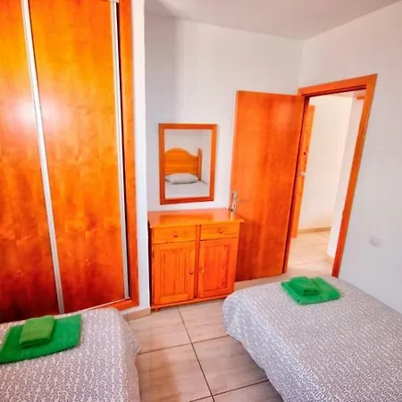 Al Lado De La Playa Apartment *