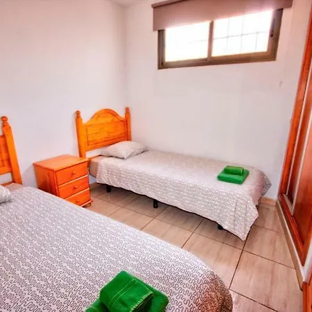A Lado De La Playa Apartamento *